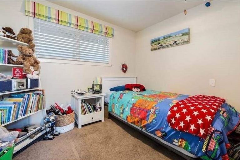 Photo of property in 8 Taumata Road, Castor Bay, Auckland, 0620