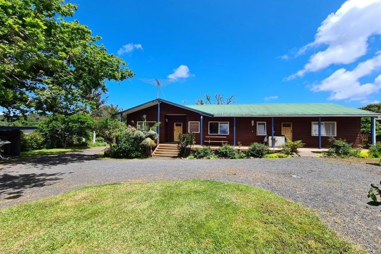 Photo of property in 40 Driving Creek Road, Coromandel, 3506