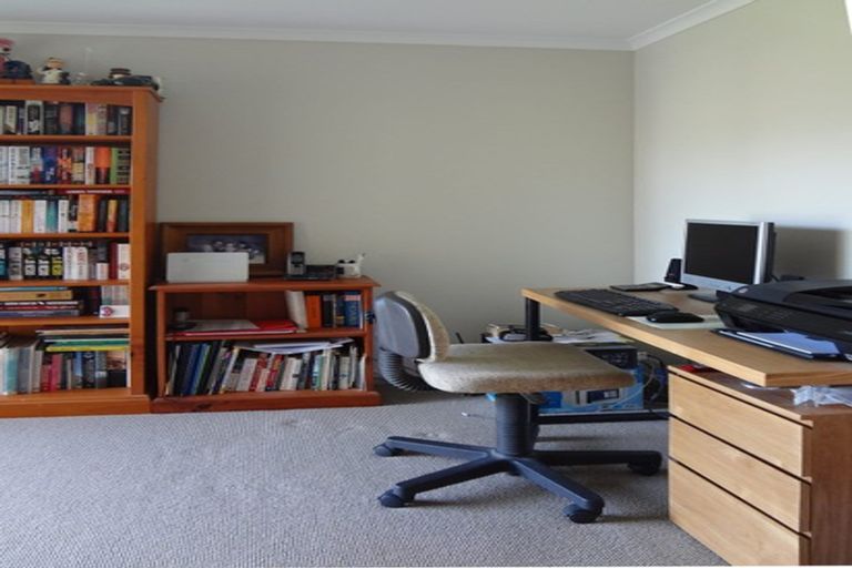 Photo of property in 2 Commodore Court, Gulf Harbour, Whangaparaoa, 0930