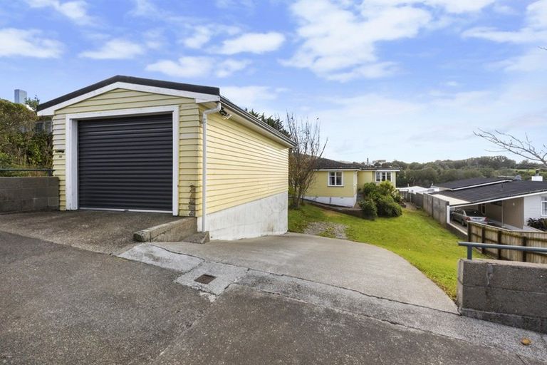 Photo of property in 93 Bell Street, Tawa, Wellington, 5028