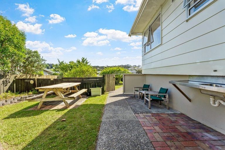Photo of property in 27 Penton Road, Stanmore Bay, Whangaparaoa, 0932