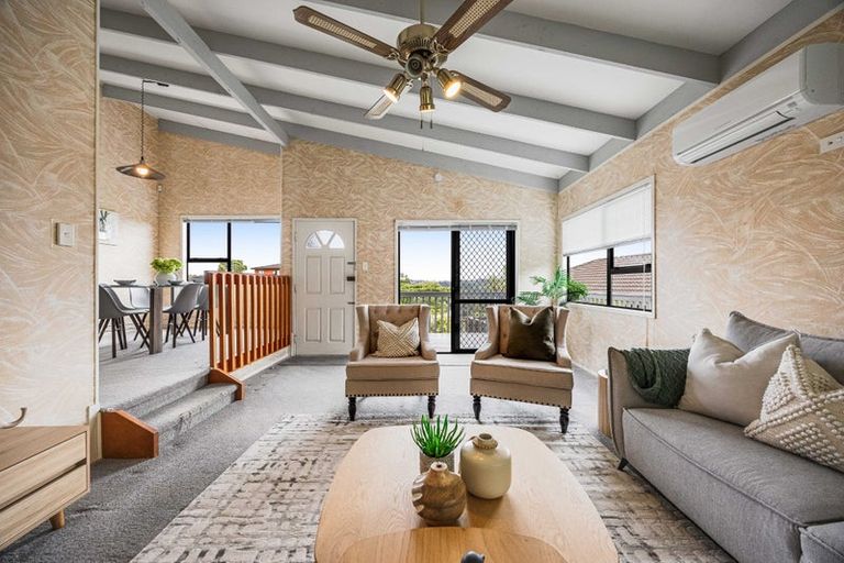 Photo of property in 12 Clearview Heights, Ranui, Auckland, 0612