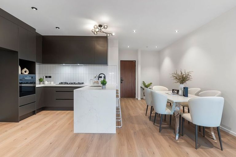 Photo of property in 33 Karaka Village Parade, Karaka, 2580