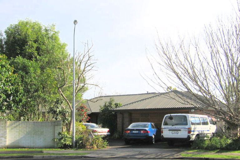 Photo of property in 10 Longwood Place, Harrowfield, Hamilton, 3210