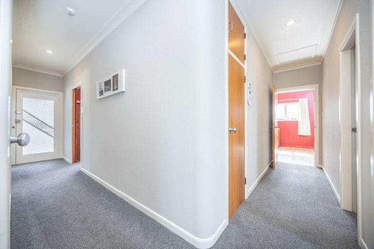 Photo of property in 20 Oxford Street, Fairfield, Hamilton, 3214