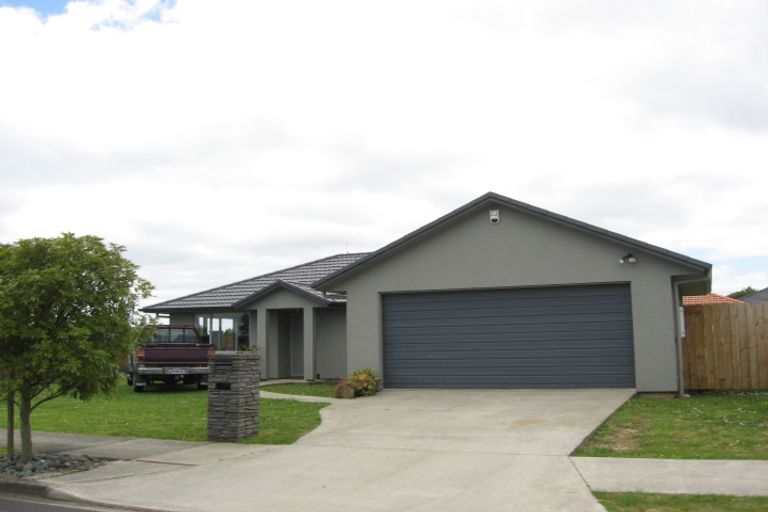 Photo of property in 1 Four Oaks Place, Pukekohe, 2120