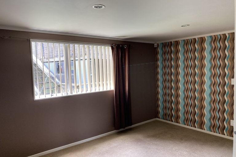 Photo of property in 57 View Road, Henderson, Auckland, 0612