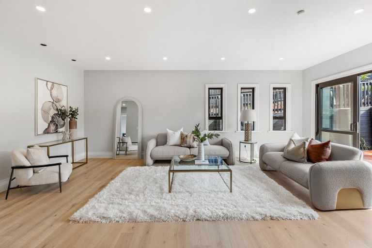 Photo of property in 7 Halcyon Bay Lane, Wainui, 0992