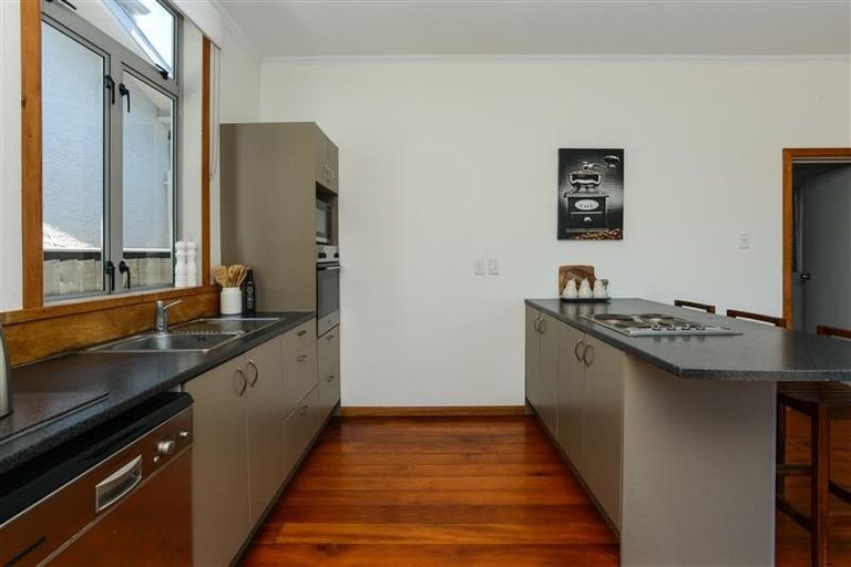 Photo of property in 6 Latham Street, Napier South, Napier, 4110