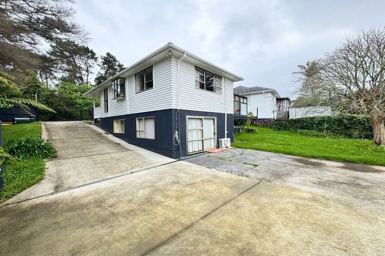 Photo of property in 7 Golf Road, New Lynn, Auckland, 0600