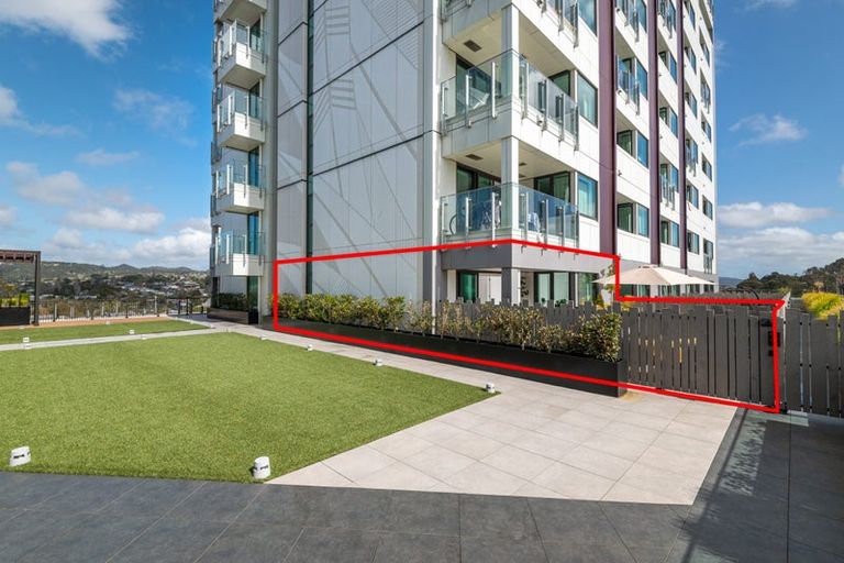 Photo of property in 205/8 Waikumete Road, Glen Eden, Auckland, 0602