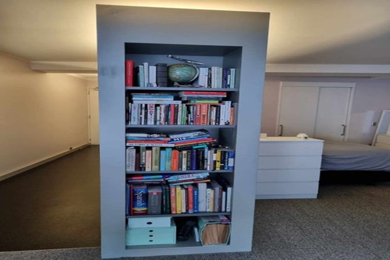 Photo of property in Gerondis Bldg Apartments, 407/60 Willis Street, Wellington Central, Wellington, 6011