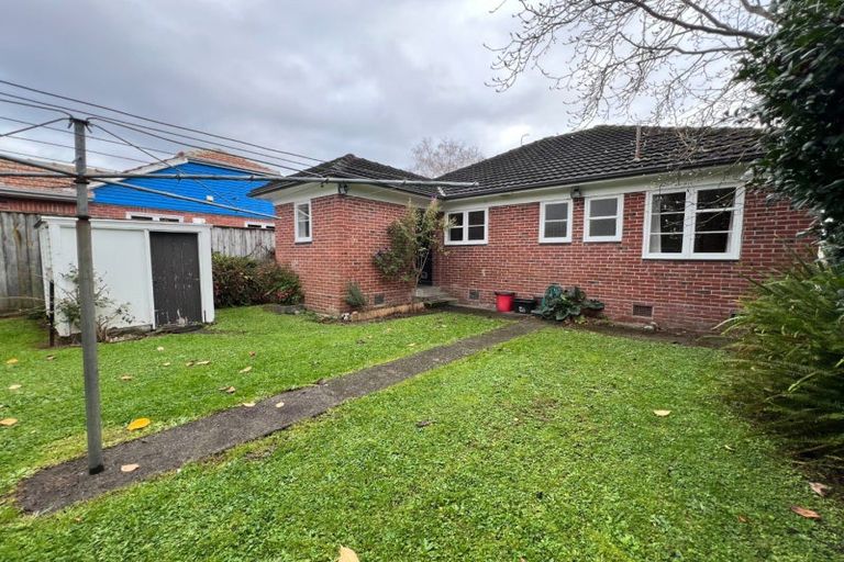 Photo of property in 49 Savage Crescent, West End, Palmerston North, 4412