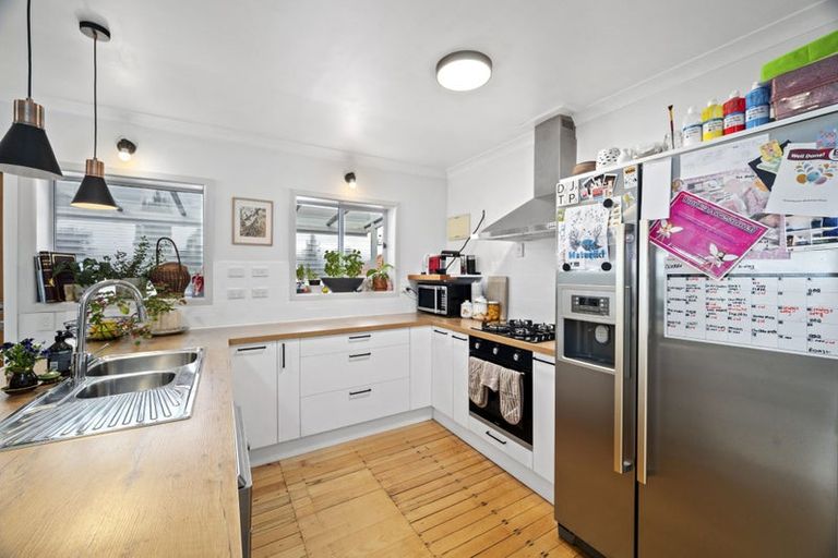 Photo of property in 37 Park Road, Western Heights, Rotorua, 3015