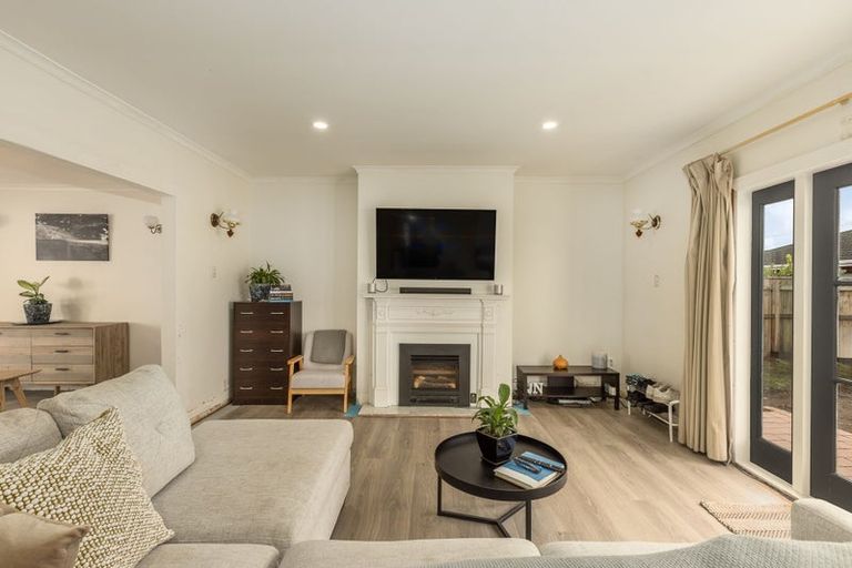 Photo of property in 12 Mahana Road, Paraparaumu Beach, Paraparaumu, 5032