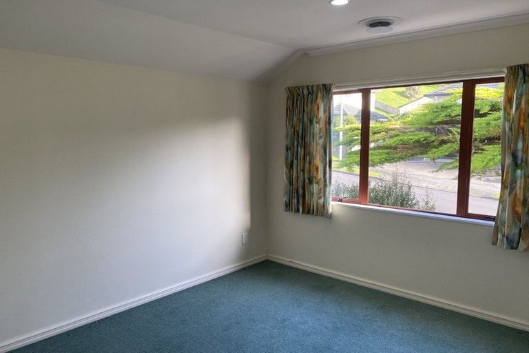 Photo of property in 27 Amesbury Drive, Churton Park, Wellington, 6037
