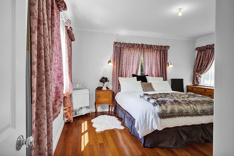 Photo of property in 5171b Mountain Road, Eltham, 4398