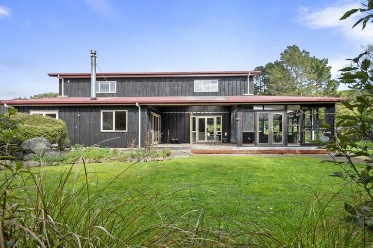 Photo of property in 268 Turitea Road, Turitea, Palmerston North, 4472