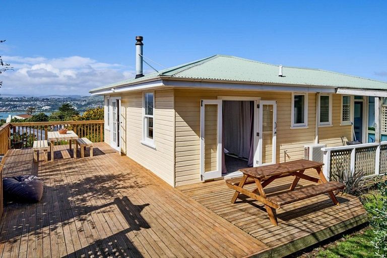 Photo of property in 10 Hiwi Crescent, Titahi Bay, Porirua, 5022