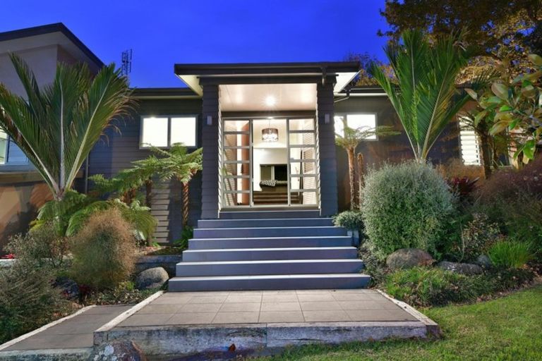 Photo of property in 2 Andre Rise, Stanmore Bay, Whangaparaoa, 0932