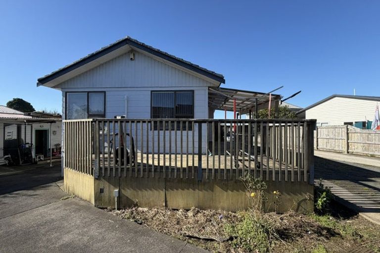 Photo of property in 57 Catkin Crescent, Papatoetoe, Auckland, 2025