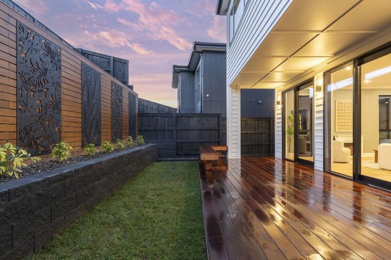 Photo of property in 14 Streamview Way, Long Bay, Auckland, 0630