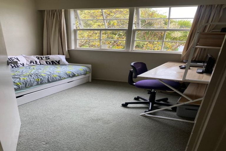 Photo of property in 96 Lantana Road, Green Bay, Auckland, 0604