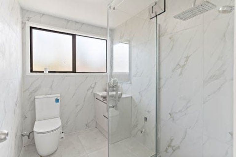 Photo of property in 9 Massine Place, Randwick Park, Auckland, 2105
