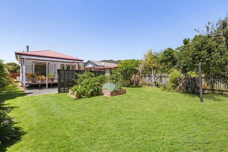 Photo of property in 27 Randwick Crescent, Moera, Lower Hutt, 5010