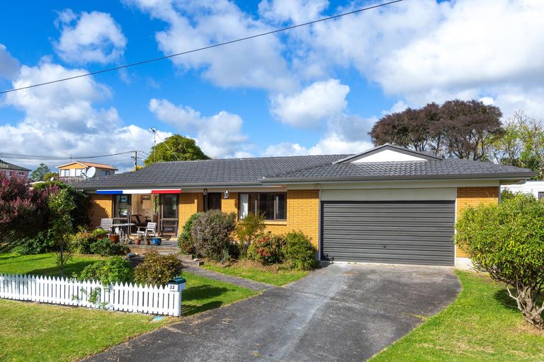 Photo of property in 1/32 Queen Street, Papakura, 2110
