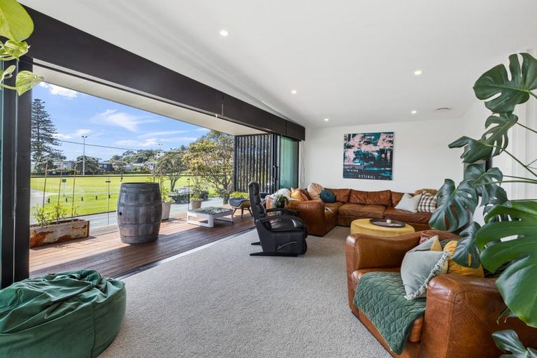 Photo of property in 3a William Bayes Place, Red Beach, 0932