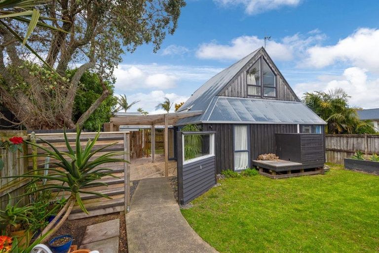 Photo of property in 72 Eversleigh Road, Belmont, Auckland, 0622