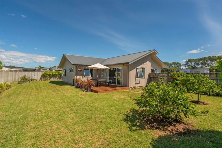 Photo of property in 9 Wells Place, Whitianga, 3510
