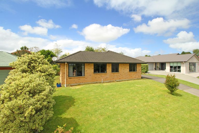 Photo of property in 13 Four Oaks Place, Pukekohe, 2120