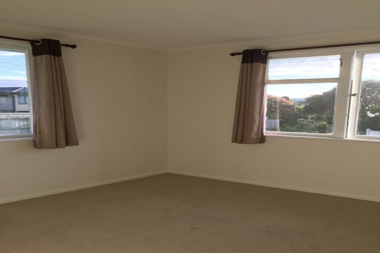 Photo of property in 1/8 Valdale Road, Henderson, Auckland, 0610
