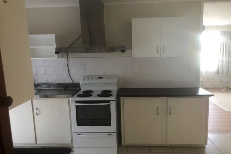 Photo of property in 134 Waimumu Road, Massey, Auckland, 0614