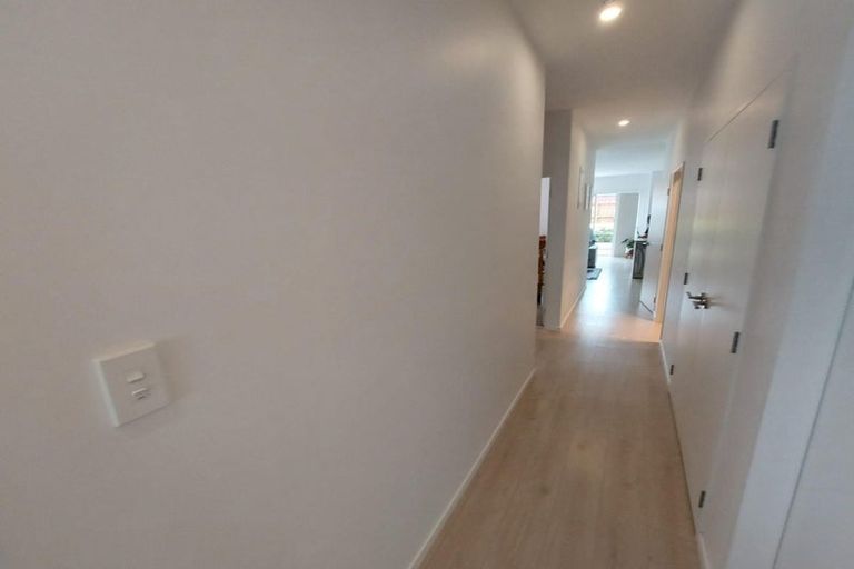 Photo of property in 130 Tarapuka Road, Westgate, Auckland, 0814