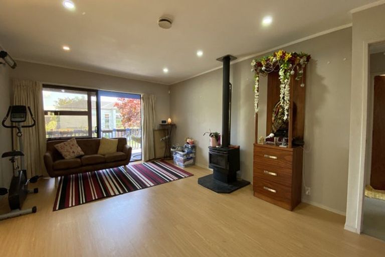 Photo of property in 33 Dianne Louise Drive, Half Moon Bay, Auckland, 2012