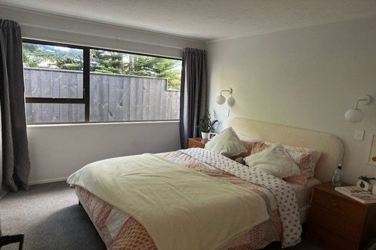 Photo of property in 87 Golf Road, Paraparaumu Beach, Paraparaumu, 5032