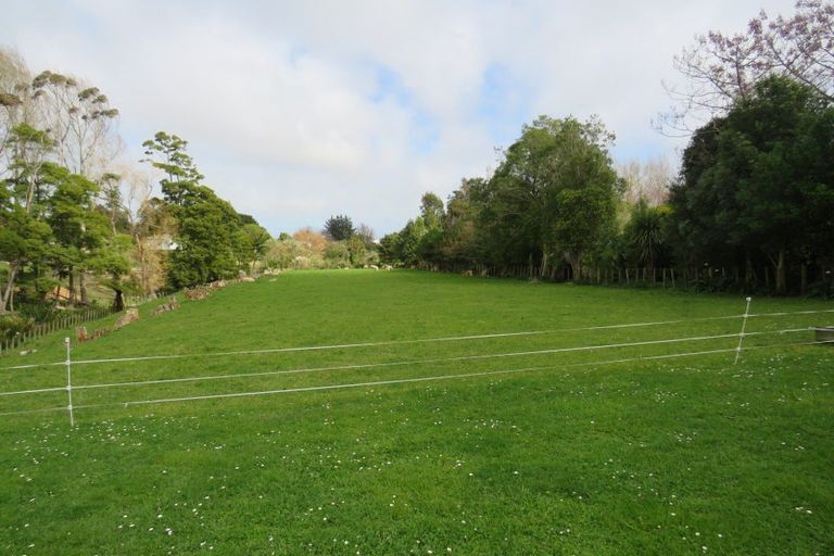 Photo of property in 33 Railway Terrace, Ohau, Levin, 5570