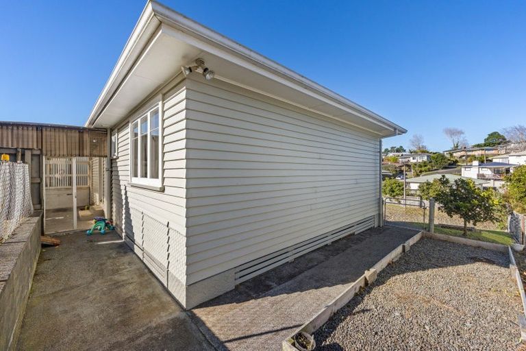 Photo of property in 16 Kenmore Street, Westown, New Plymouth, 4310