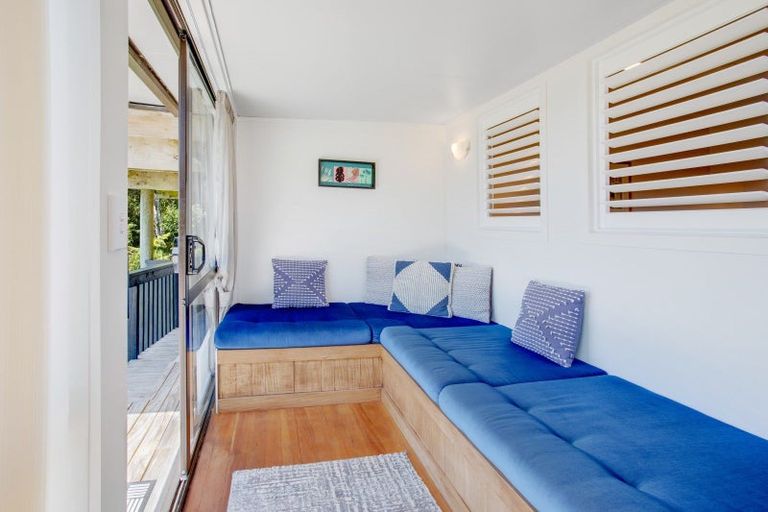 Photo of property in 15 Major Bridge Drive, Russell, 0272