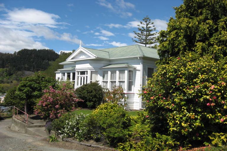 Photo of property in 33 Mount Street, Nelson South, Nelson, 7010