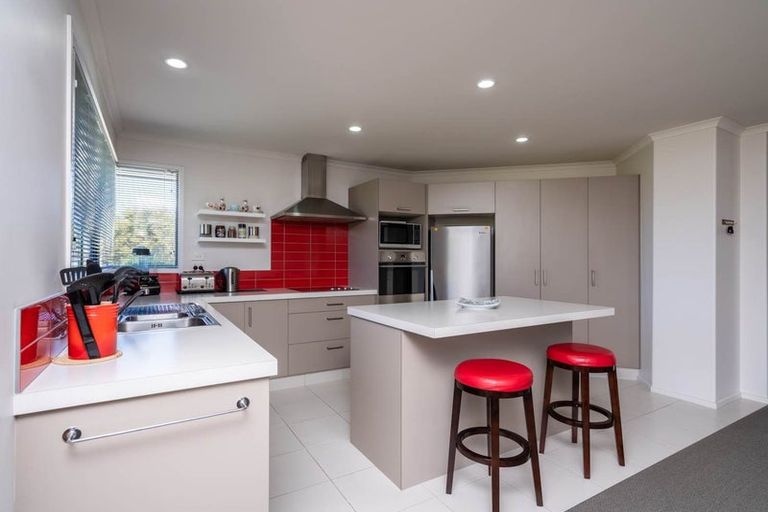 Photo of property in 10 Karo Street, Ruakaka, 0116