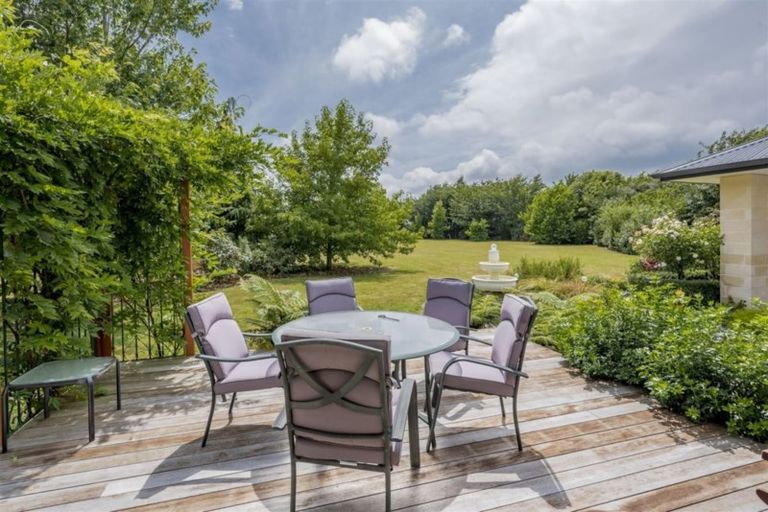 Photo of property in 85 Waikawa Beach Road, Manakau, Levin, 5573