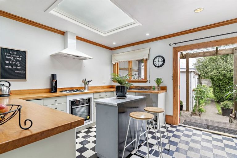 Photo of property in 75 Lincoln Road, Masterton, 5810