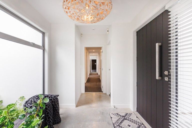 Photo of property in 1 Montgomery Terrace, Hokowhitu, Palmerston North, 4410