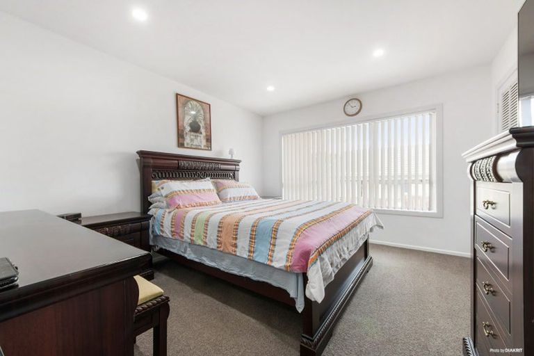 Photo of property in 44 Butterworth Drive, Glendene, Auckland, 0602