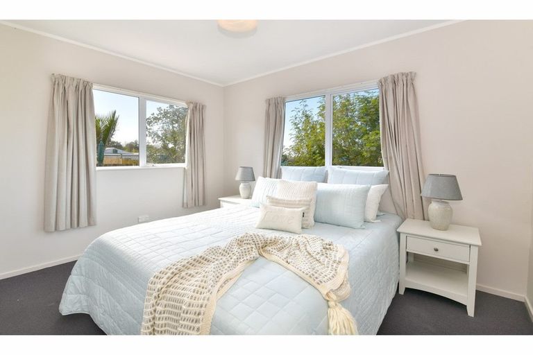Photo of property in 1/607 Whangaparaoa Road, Stanmore Bay, Whangaparaoa, 0932