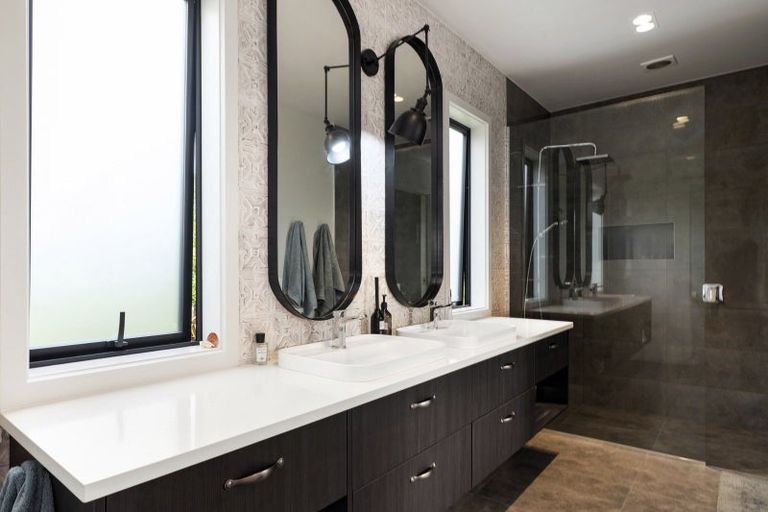 Photo of property in 32 Lacebark Drive, Kinloch, Taupo, 3377